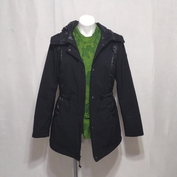 New Guess Lightweight Water & Wind Resistant SoftShell Hooded Jacket Coat Medium - Picture 1 of 17